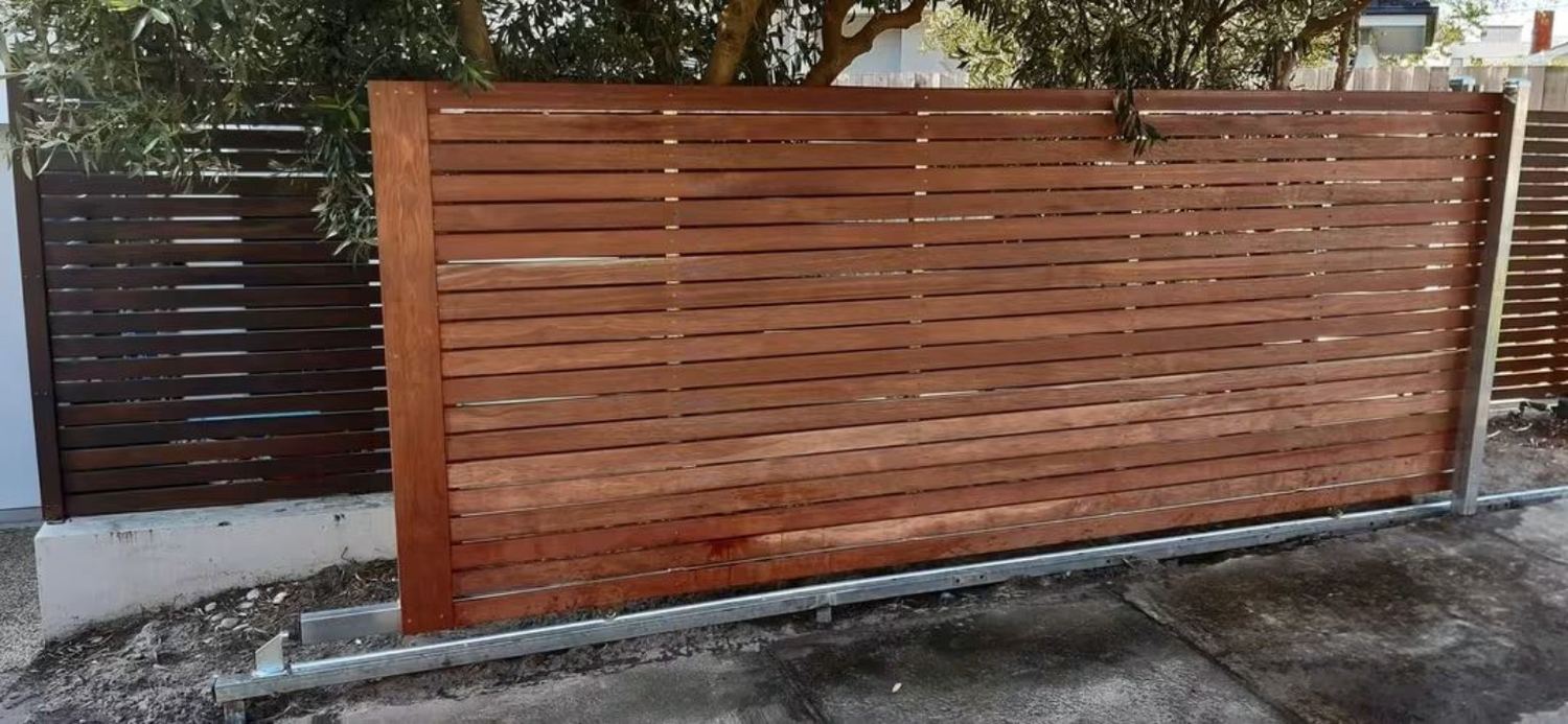 Automatic sliding driveway gate by Mordy Fencing 3
