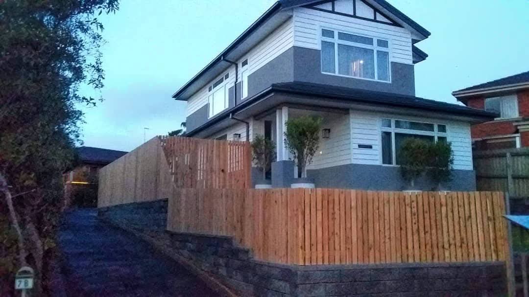 Traditional timber picket front fence by Mordy Fencing