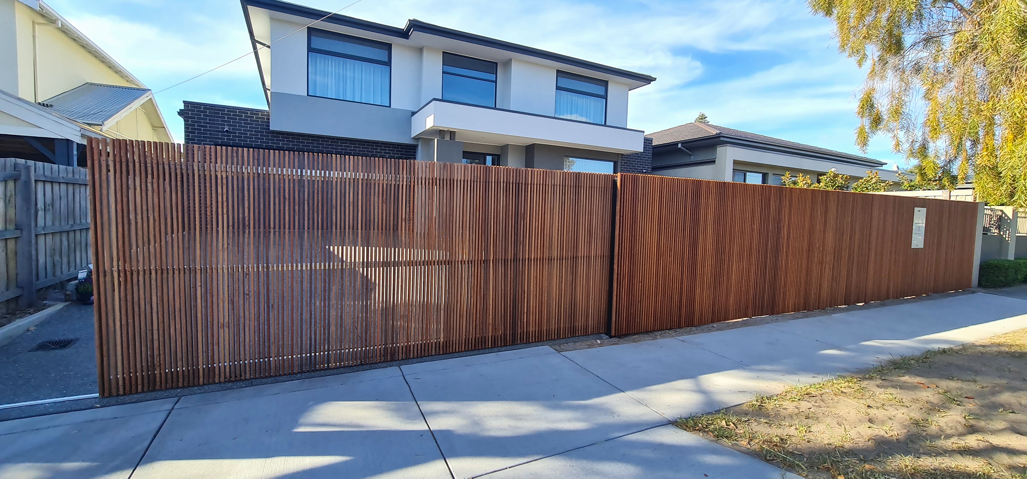 Vertical batten front fence by Mordy Fencing